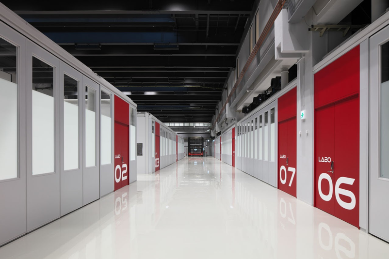 9 LABO rooms with state-of-the-art equipment